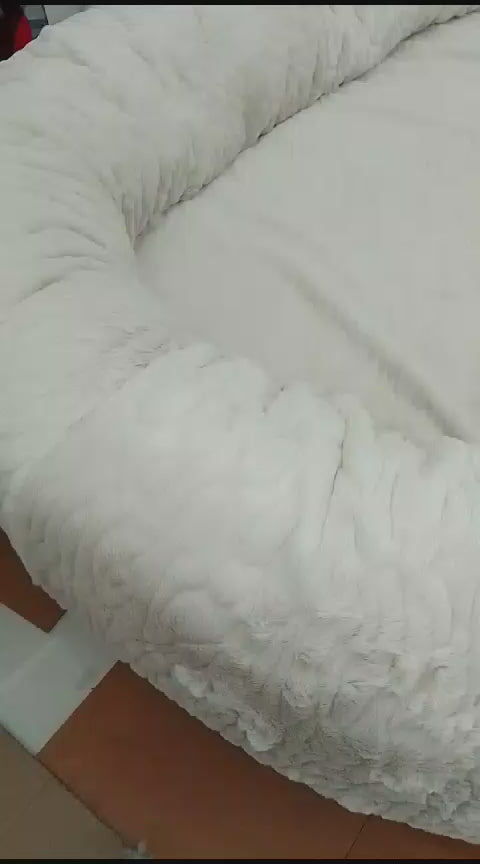 Giant Plush Faux Fur Bed – All-Season Comfort